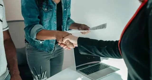 manejo de deudas después del divorcio, negociación